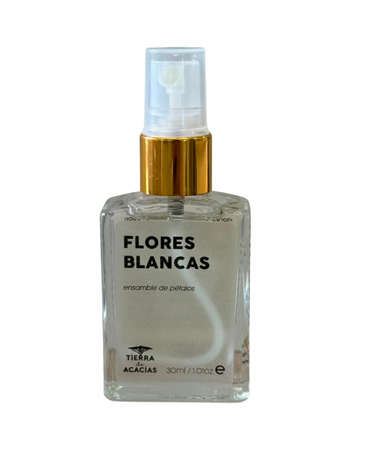 Flores Blancas / Ensamble de pétalos
